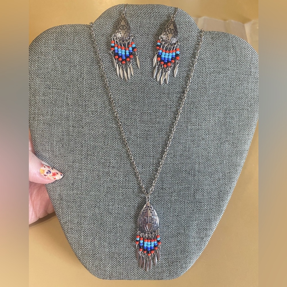Southwest style 18” necklace and earrings.  Silver tone.
